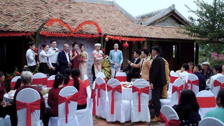 Cảnh tiệc cưới trong phim Có hẹn với yêu thương