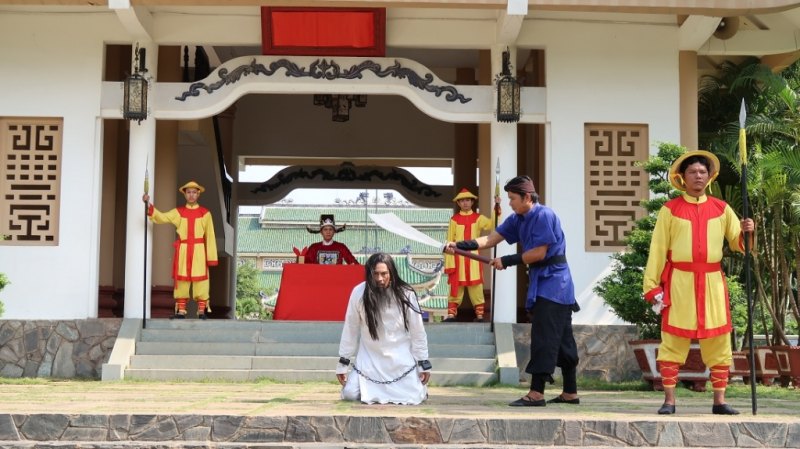 Cảnh công đường trong phim Trần Trung kỳ án